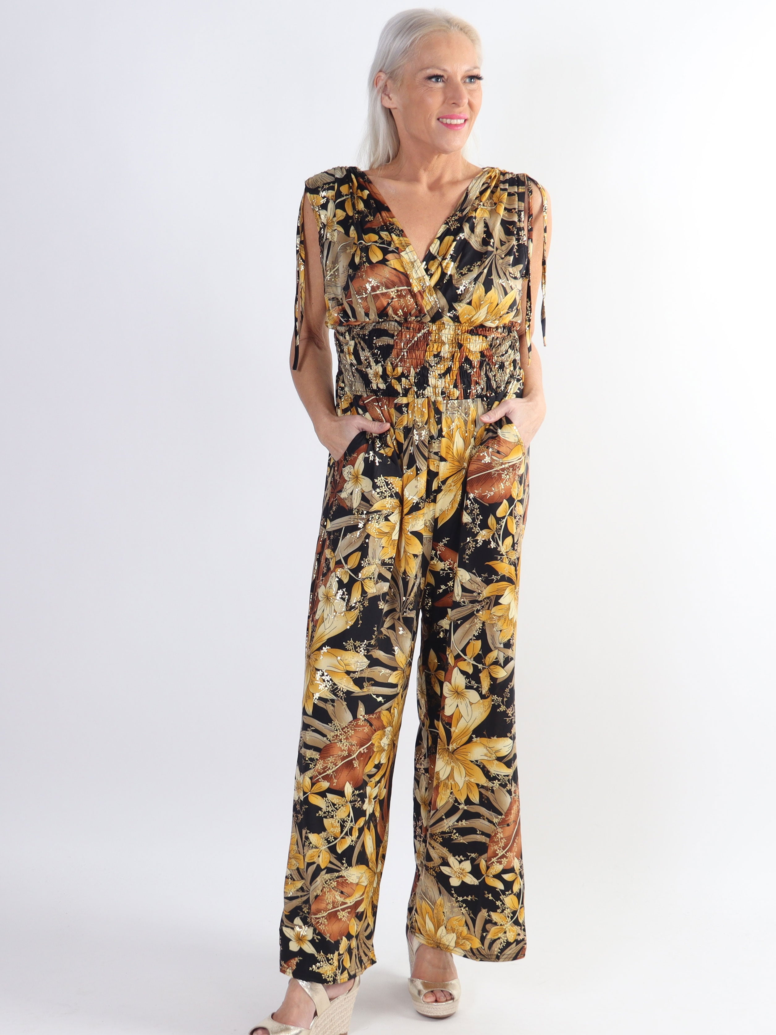 Pams Jumpsuit N/S - Elastisk plus size buksedragt med bladmønster